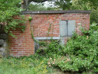 pierce-robinson tomb (2006)